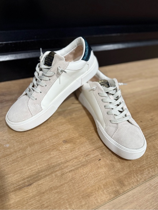 Vintage Havana Shoes - Vintage Havana Casual Low-Top Sneakers in Beige and White